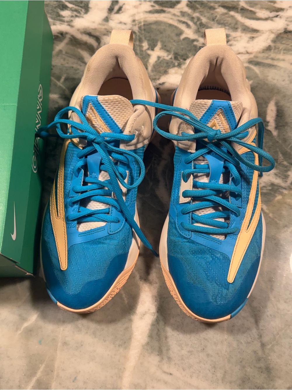 Nike Men's Giannis Immortality 3 Basketball Shoes size 8